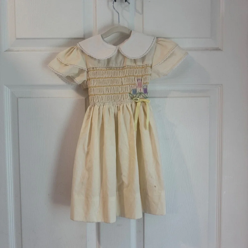 Vintage Smocked Dress Kids 4T Yellow Floral Embroidery Peter Pan Collar Lace